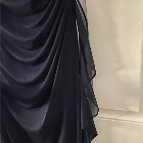 Formal Dress - Picture 4 of 6